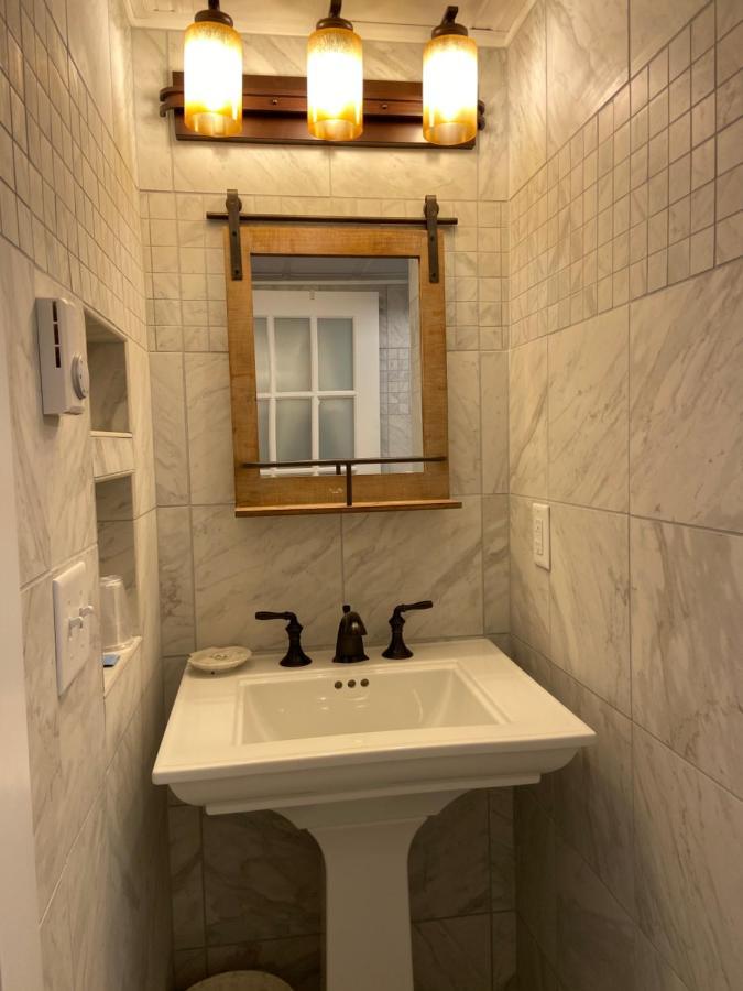 奥甘奎特 Auberge On The Cove汽车旅馆 外观 照片